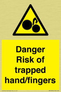 Danger Risk of trapped hand/fingers